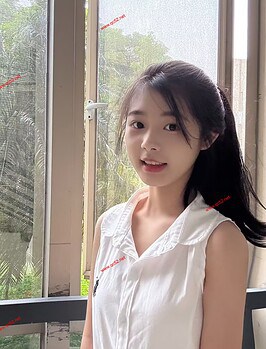 YangTongTong-杨童童 Thumbnail Image