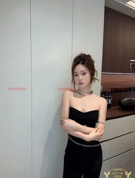 Yiyi-依依 Thumbnail Image