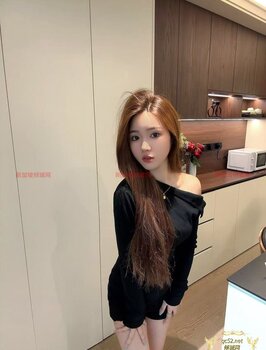 Yiyi-依依 Thumbnail Image