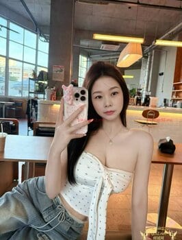 Xin Xin-欣欣 Thumbnail Image