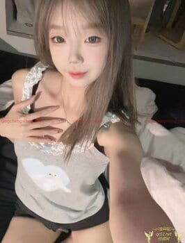 YeZi-叶子 Thumbnail Image