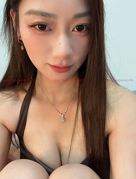 XiaoYiZi-小姨子 Thumbnail Image