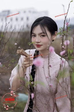 New Escort - Uy Yang