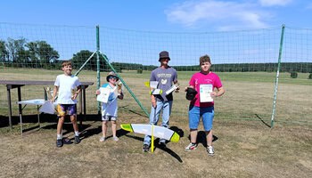 Die Juniorenwertung - Matjaz (2.), Louis (Sieger), Jakob (3.) und Lars (4.) (v.l.n.r.)