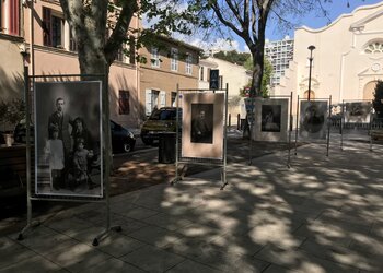 Restauration de photographies historiques du début du XXᵉ siècle et adaptation pour l’impression grand format.