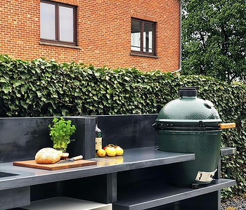 Integreer de Big Green Egg om tot een complete buitenkeuken te komen.