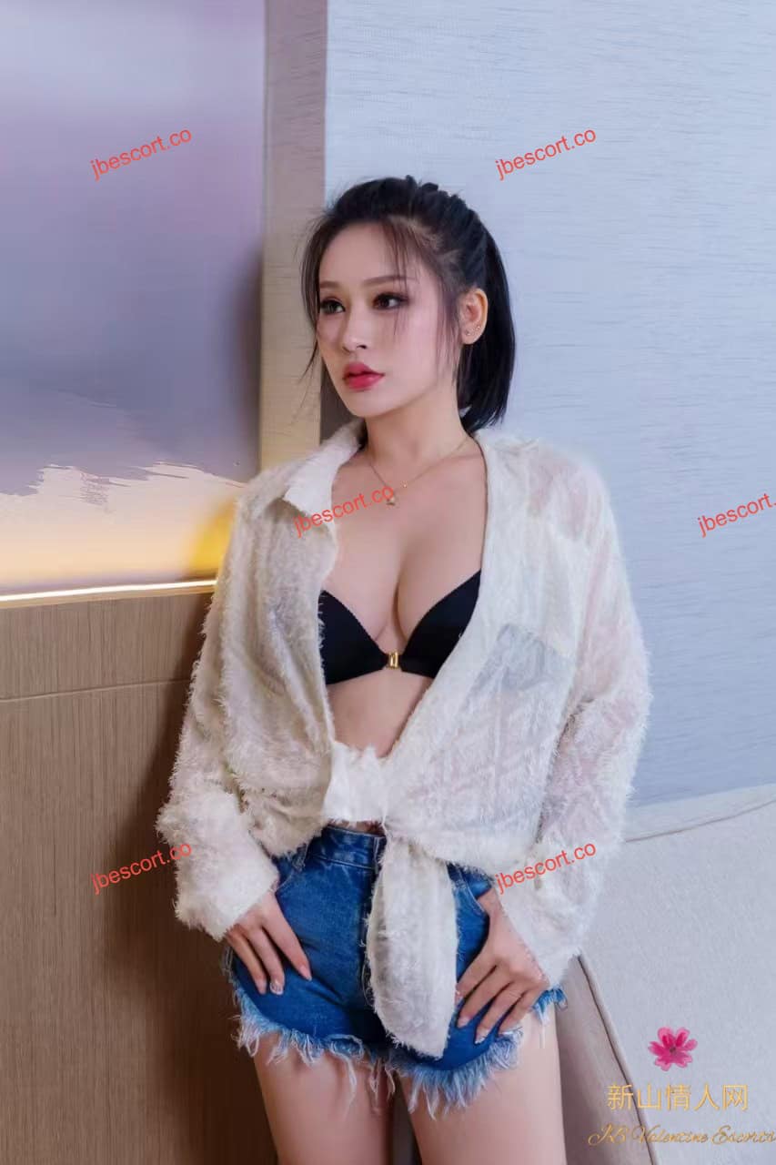 JB Escort Thumbnail Image-1