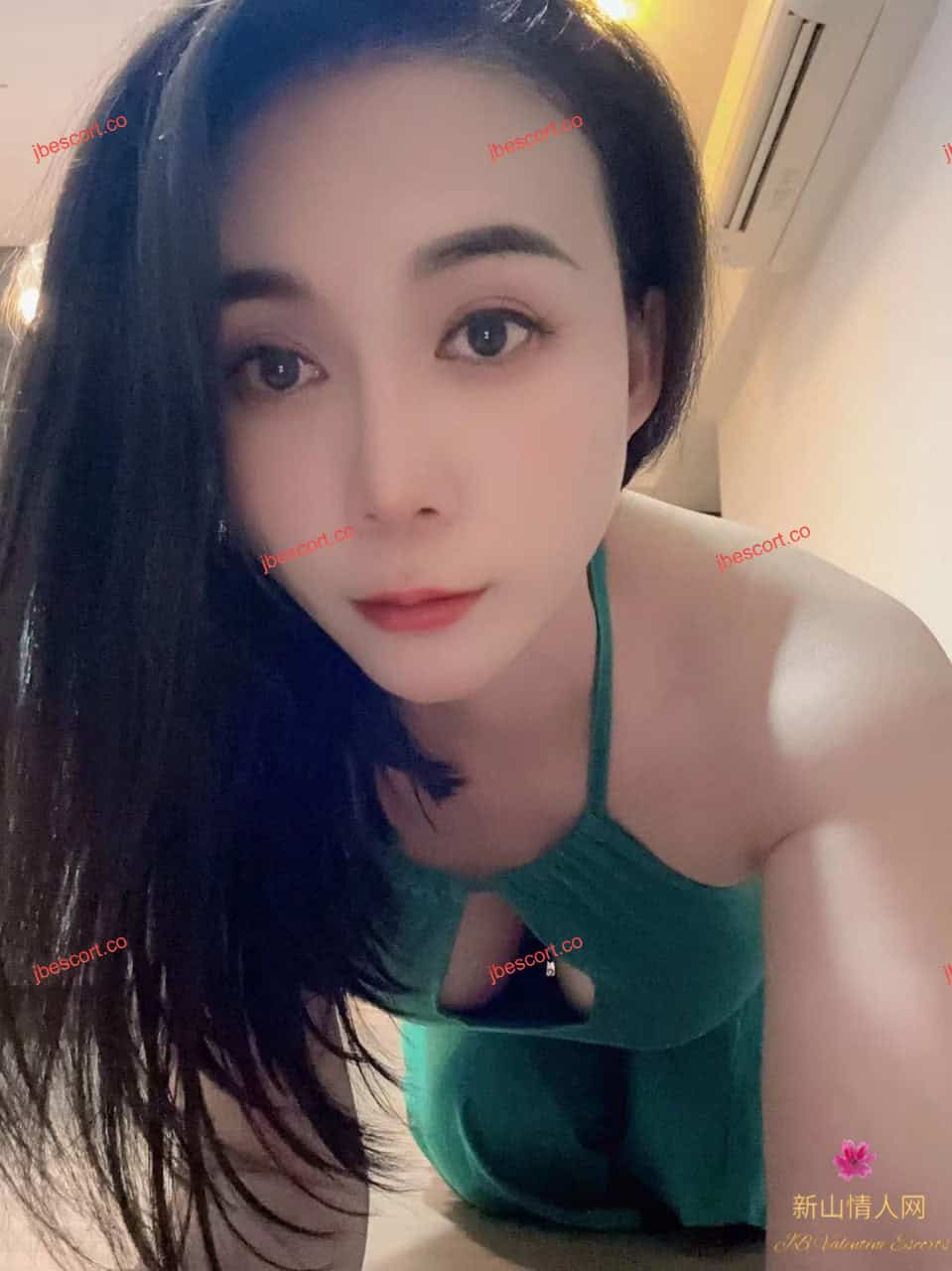 JB Escort Thumbnail Image-1