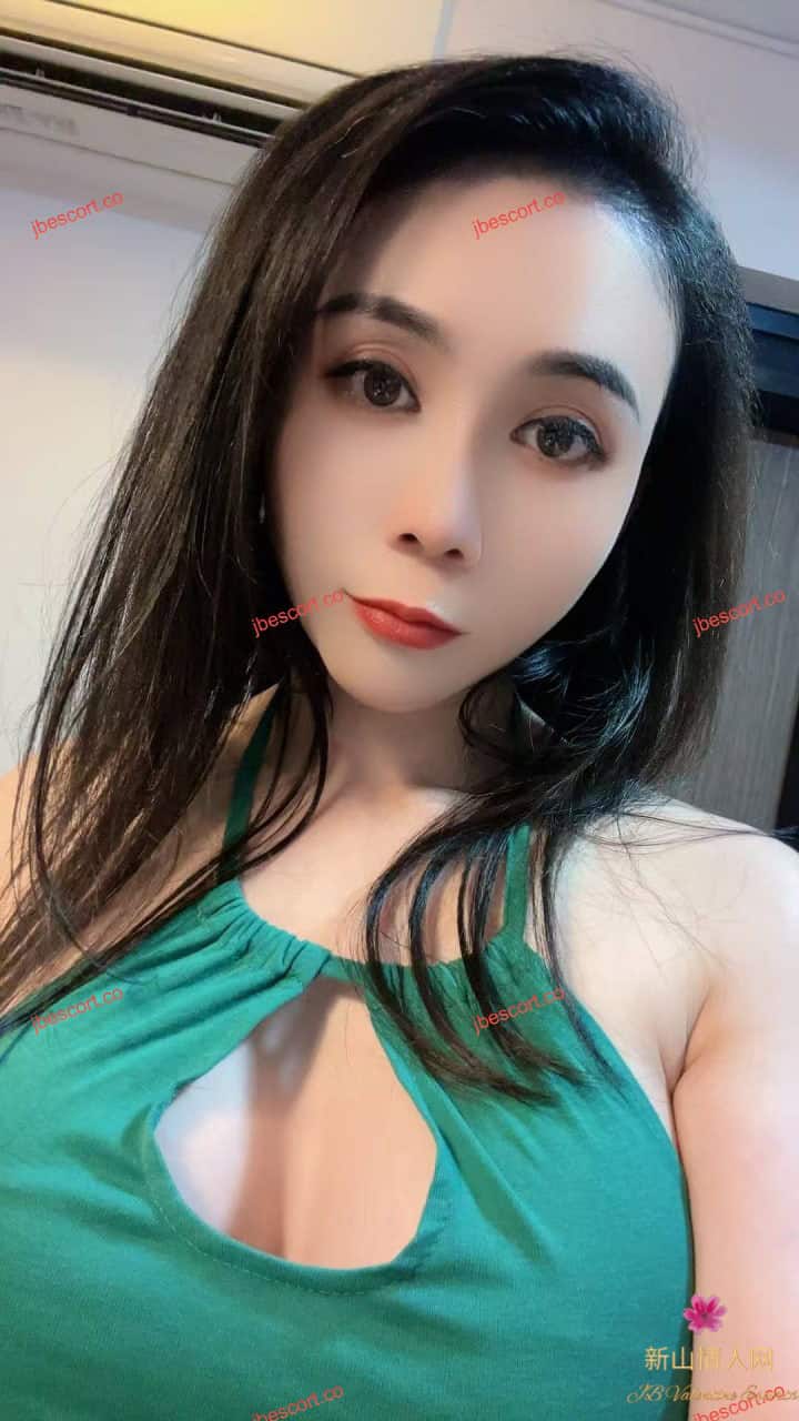 JB Escort Thumbnail Image-3