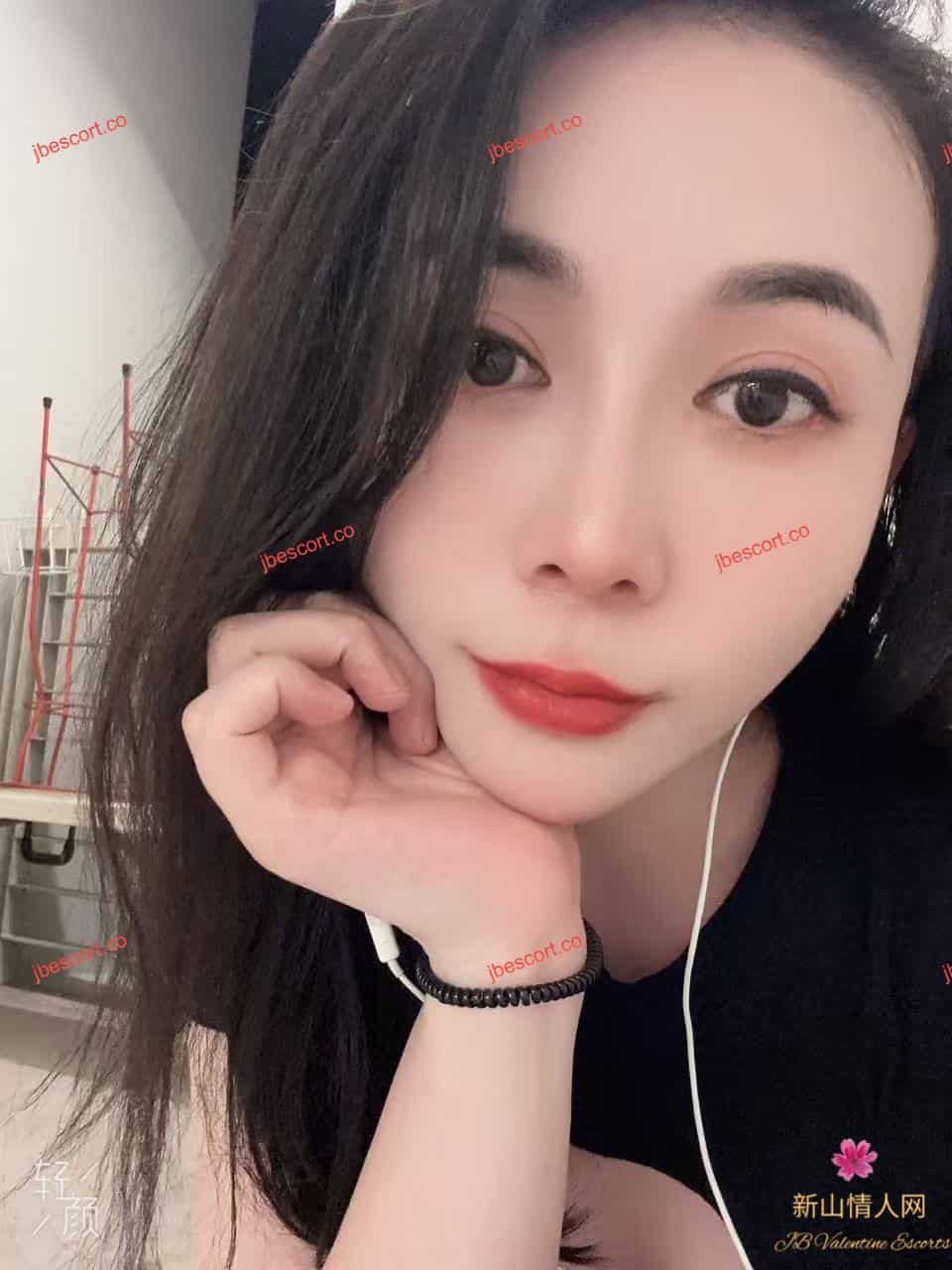 JB Escort Thumbnail Image-2
