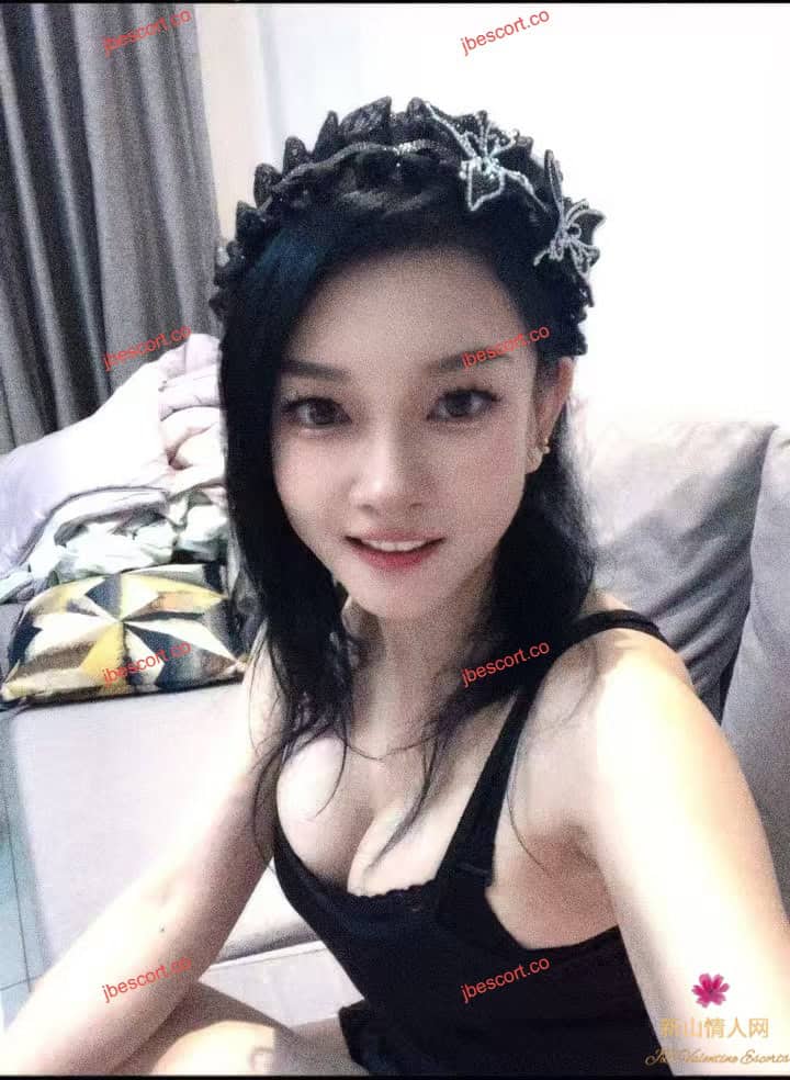 JB Escort Thumbnail Image-3