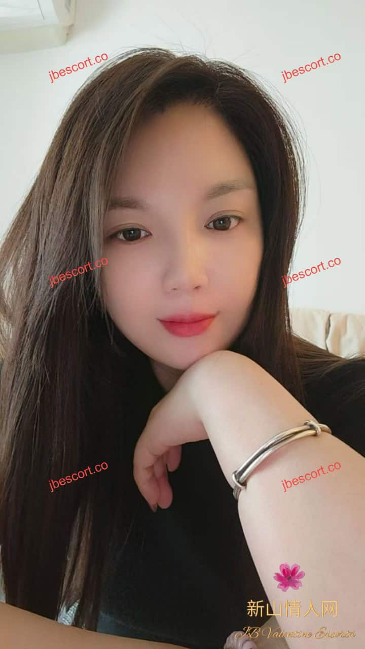 JB Escort Thumbnail Image-2
