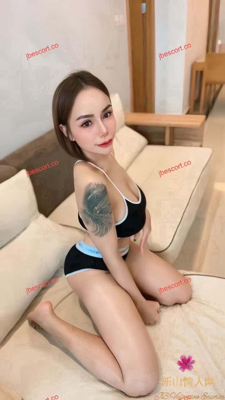 JB Escort Thumbnail Image-3