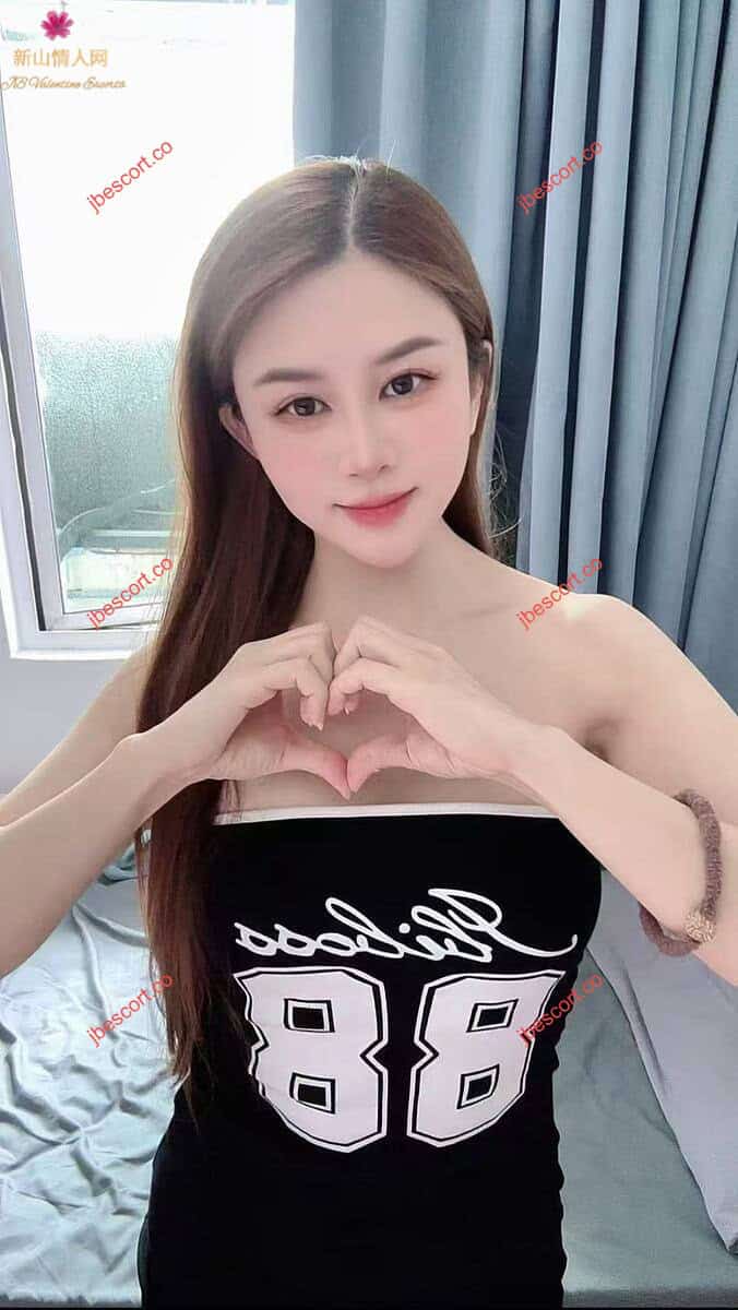 JB Escort Thumbnail Image-3
