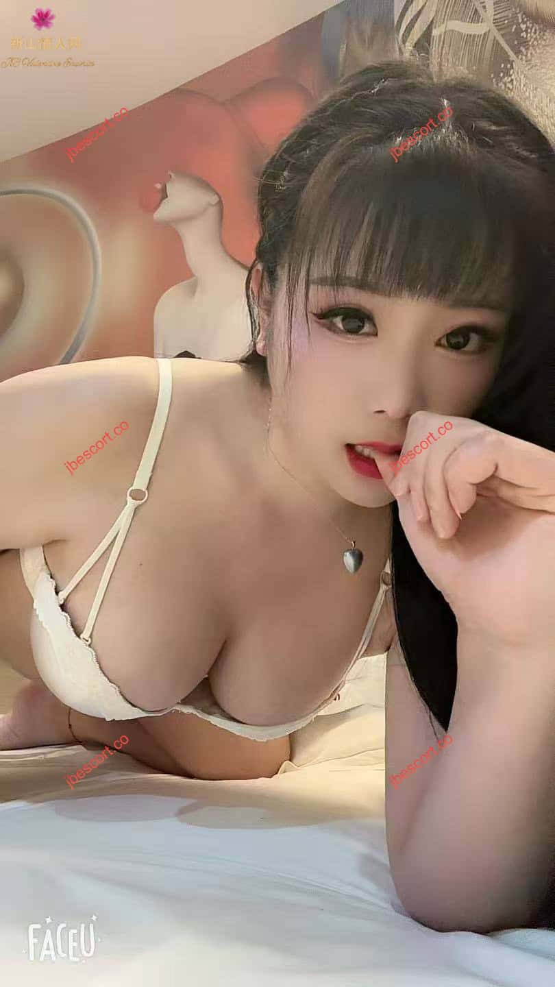 JB Escort Thumbnail Image-3