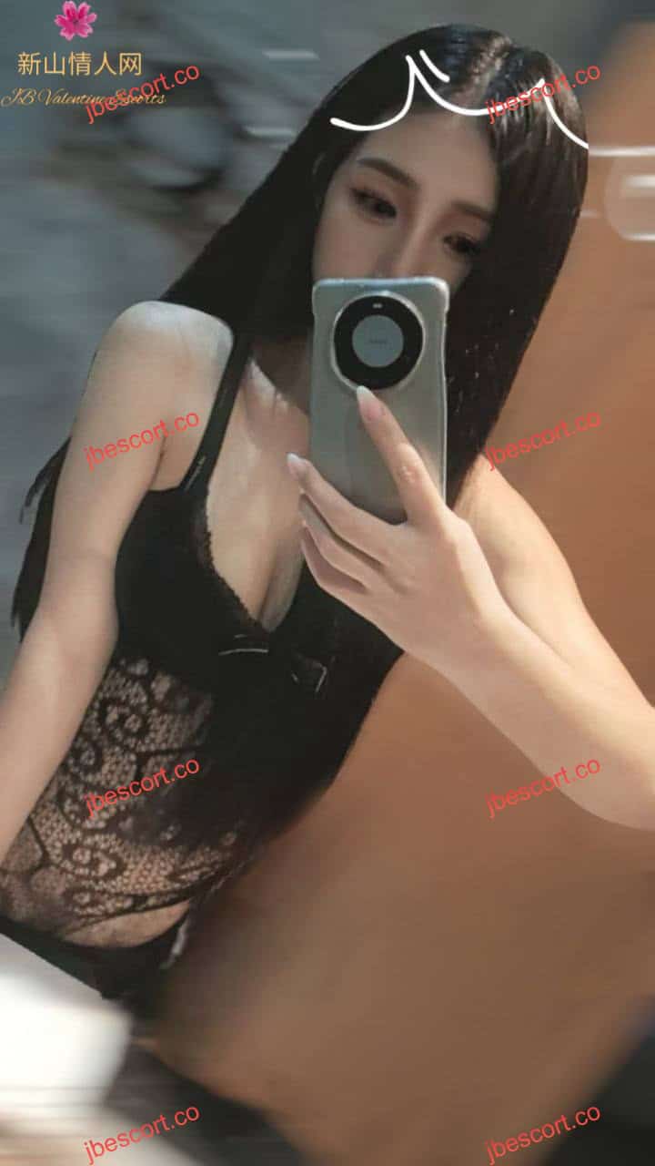 JB Escort Thumbnail Image-5