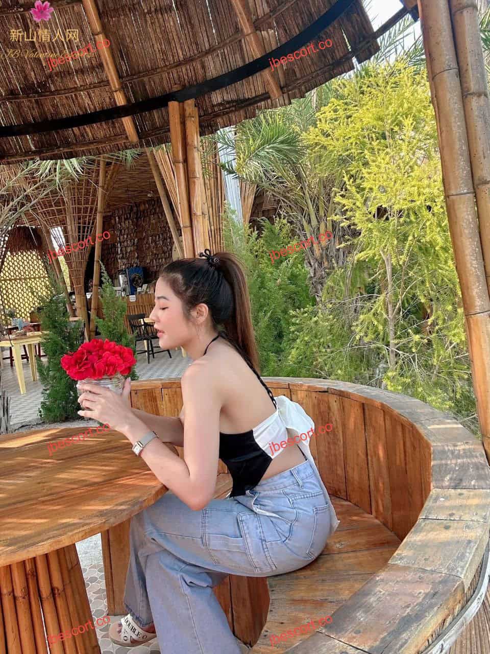 JB Escort Thumbnail Image-4