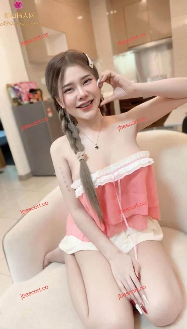 JB Escort Thumbnail Image-4