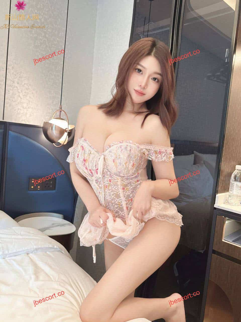 JB Escort Thumbnail Image-2