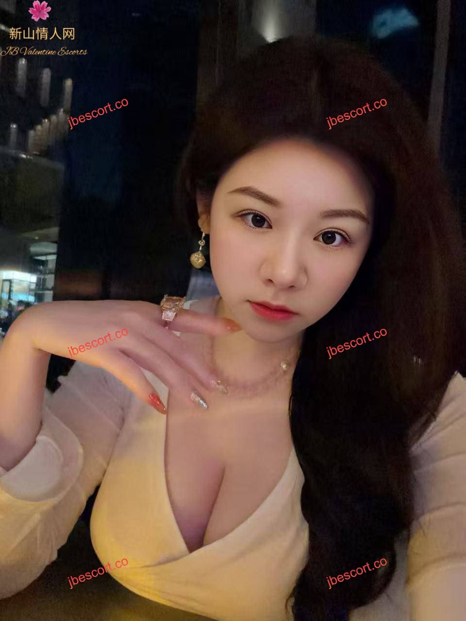 JB Escort Thumbnail Image-3