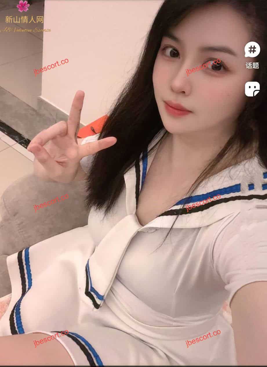 Escort Thumbnail Image-2