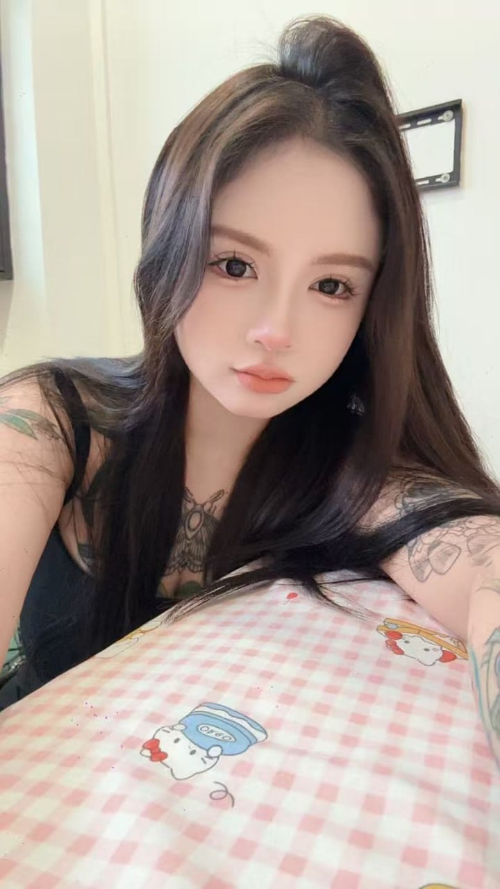 Escort Thumbnail Image-7