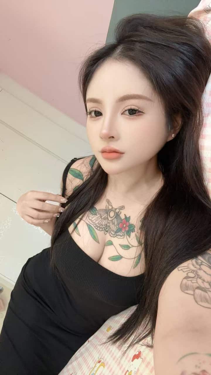 Escort Thumbnail Image-3