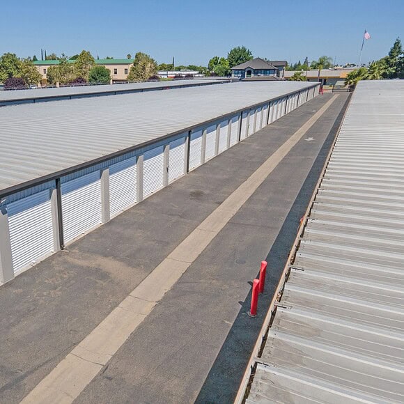 Enjoy the ultimate convenience with our drive-up storage units in Stockton, CA. Perfect for easy loading and unloading, these units allow you to park directly in front of your space, saving time and effort.