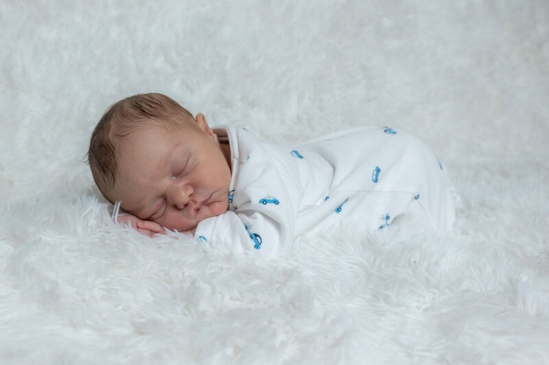 photographe bébé Thurins naturel