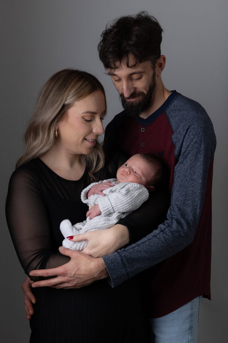 photo naissance famille Craponne studio fon blanc