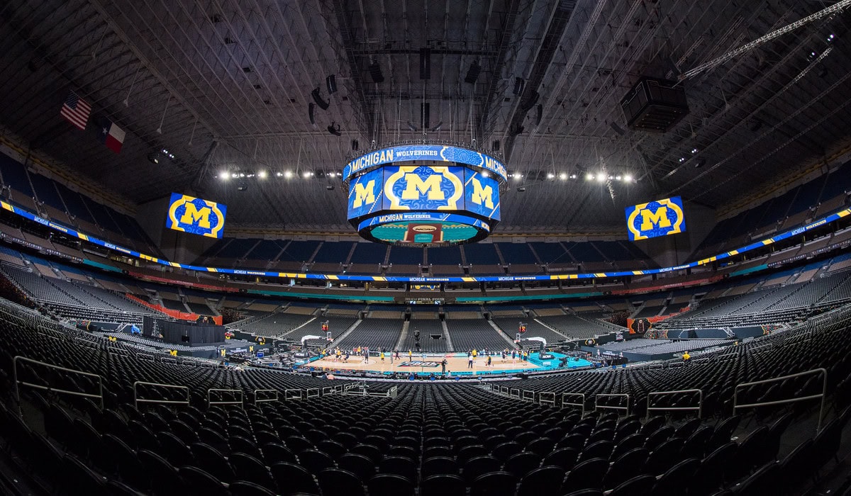 Michigan basketball practices at the 2018 Final Four at the Alamodome in San Antonio, TX