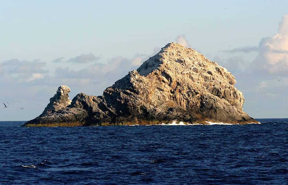 Subaerial portion of Pūhāhonu. Photo: NOAA, public domain.