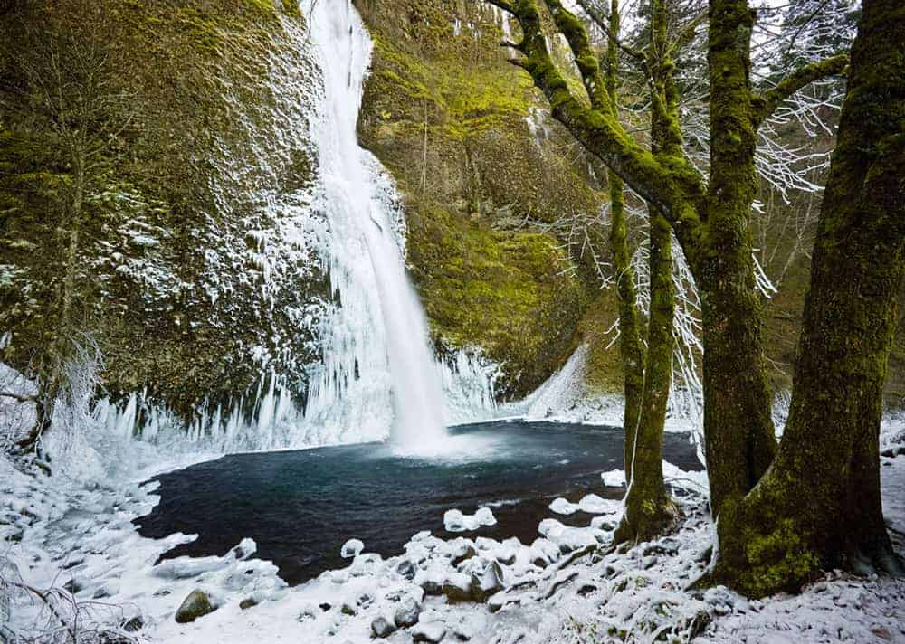 Horsetail Falls, Columbia River Gorge. Photo: USDA, public domain