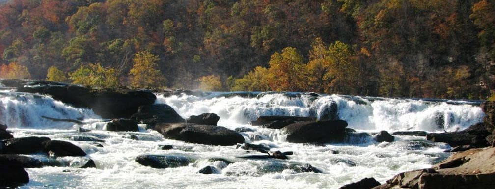 A photo of New River in Sandstone Falls, West Virginia.