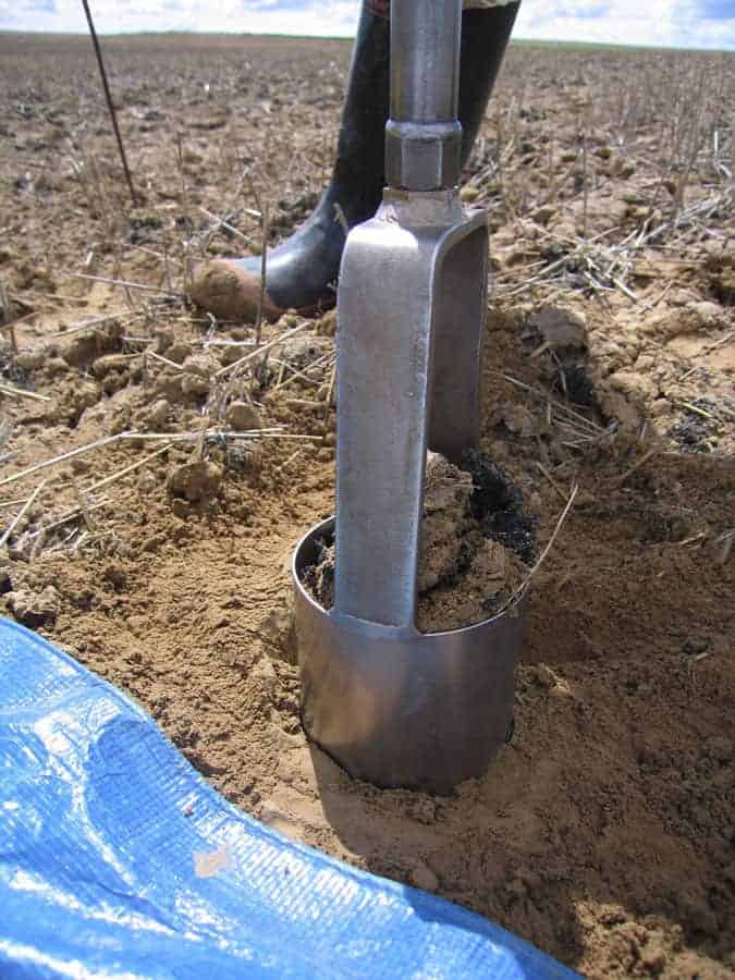 Soil sampling in Eastern Colorado. Photo: Tracy Yager, USGS Colorado Water Science Center. Public domain.