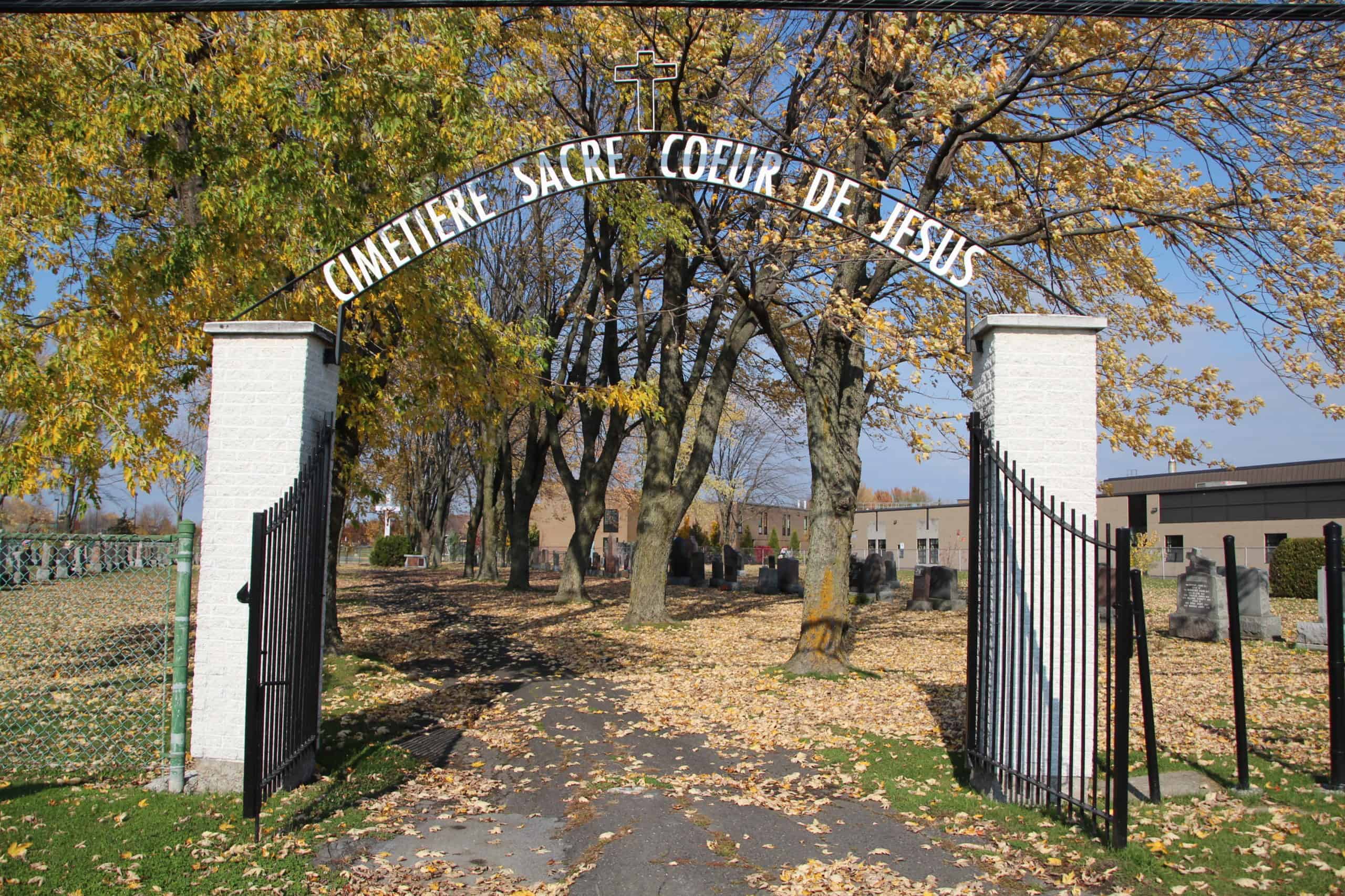 Cimetìère Sacré-Coeur-de-Jésus McMasterville - Répertoire en développement 2-3-3-4c Cimetière Sacré-Coeur-de-Jésus McMasterville Coll. Diane Desmarais