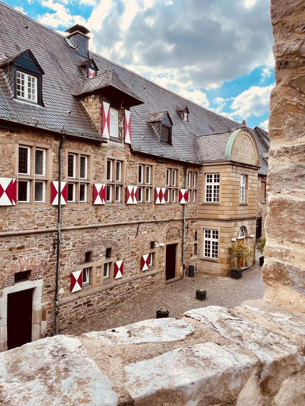 Neu! Stadtrundgang „Schloß Broich Mit Historischem Erlebnispfad” – QHHT