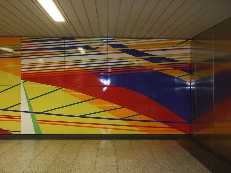 Gerhard Richter und Isa Genzken: Gestaltung der U-Bahn-Haltestelle König-Heinrich-Platz in Duisburg. | Katpatuka, Creative Commons Zero via Wikimedia Commons