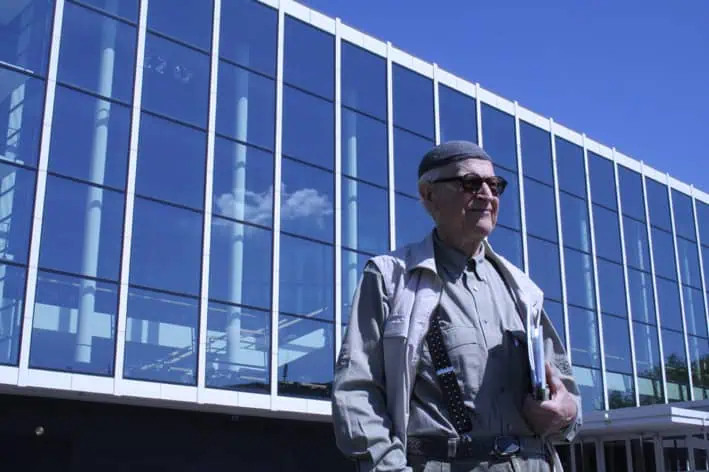 Werner Ruhnau vor dem Musiktheater im Revier. Foto: Pedro Malinowski.JPG