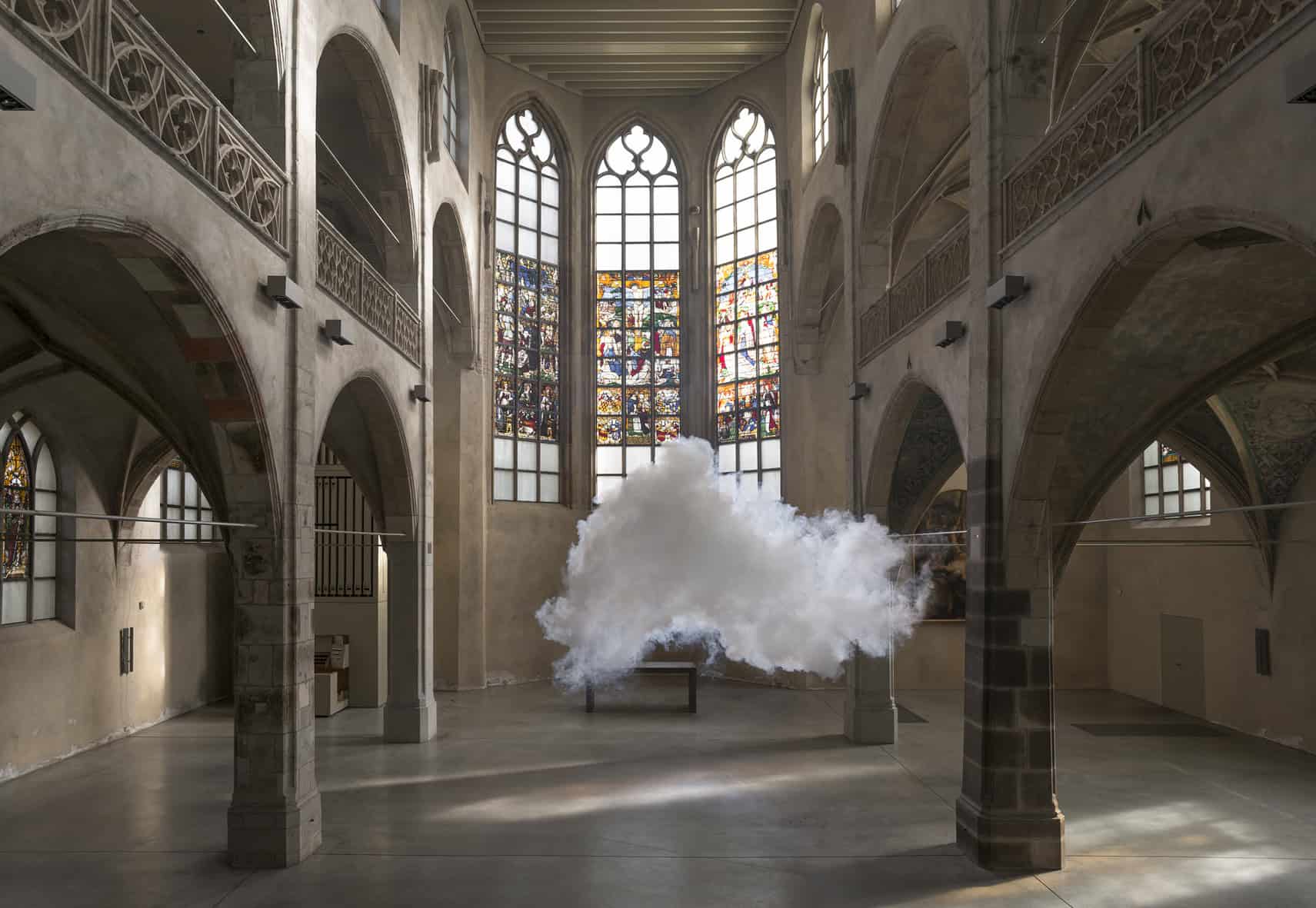 Die Arbeit „Nimbus“ von Berndnaut Smilde in der Kunst-Station Sankt Peter in Köln | Foto: Berndnaut Smilde