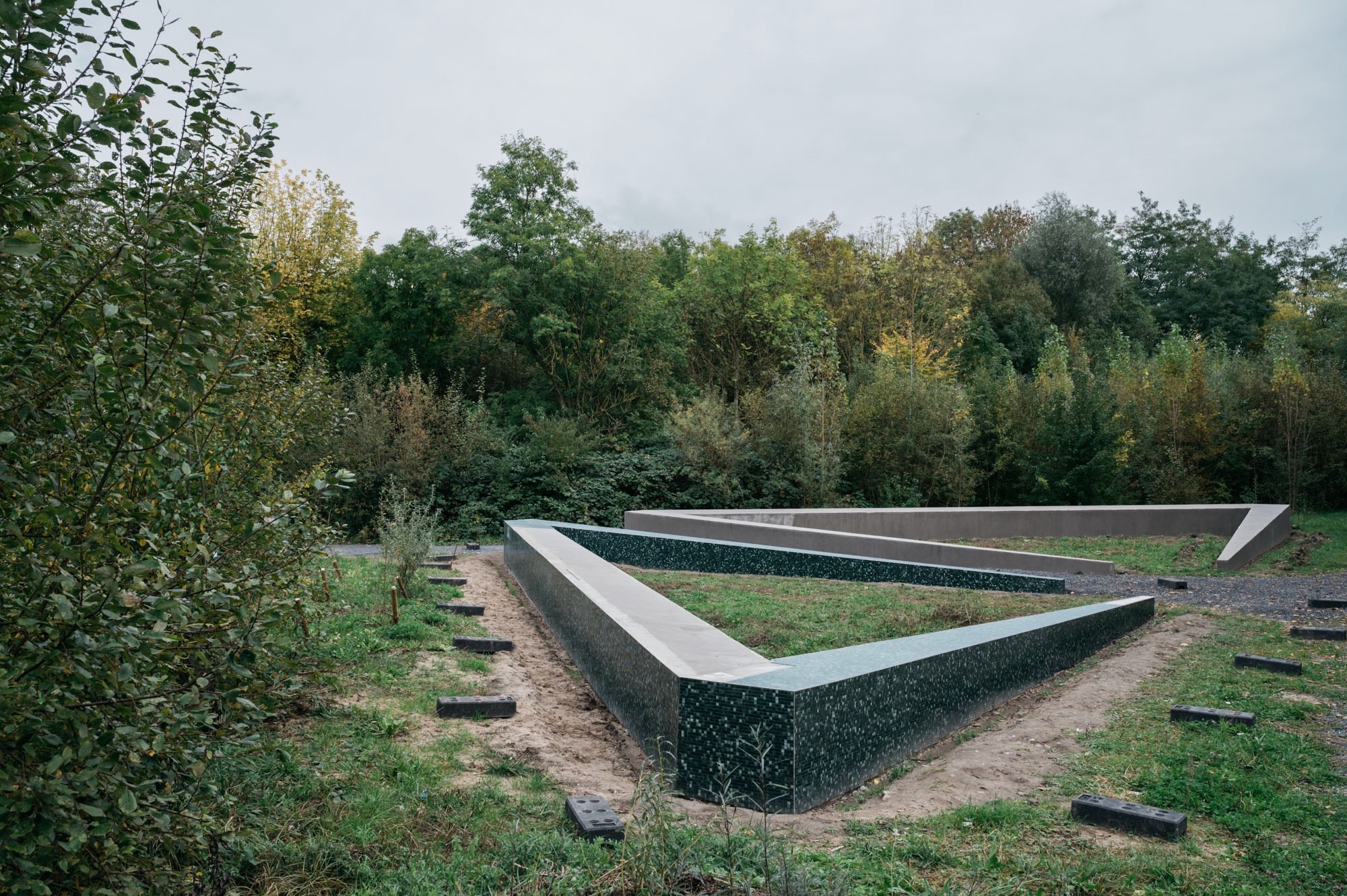 Baustelle der Skulptur „Pool Lines“ von Sofía Táboas | Foto: Daniel Sadrowski