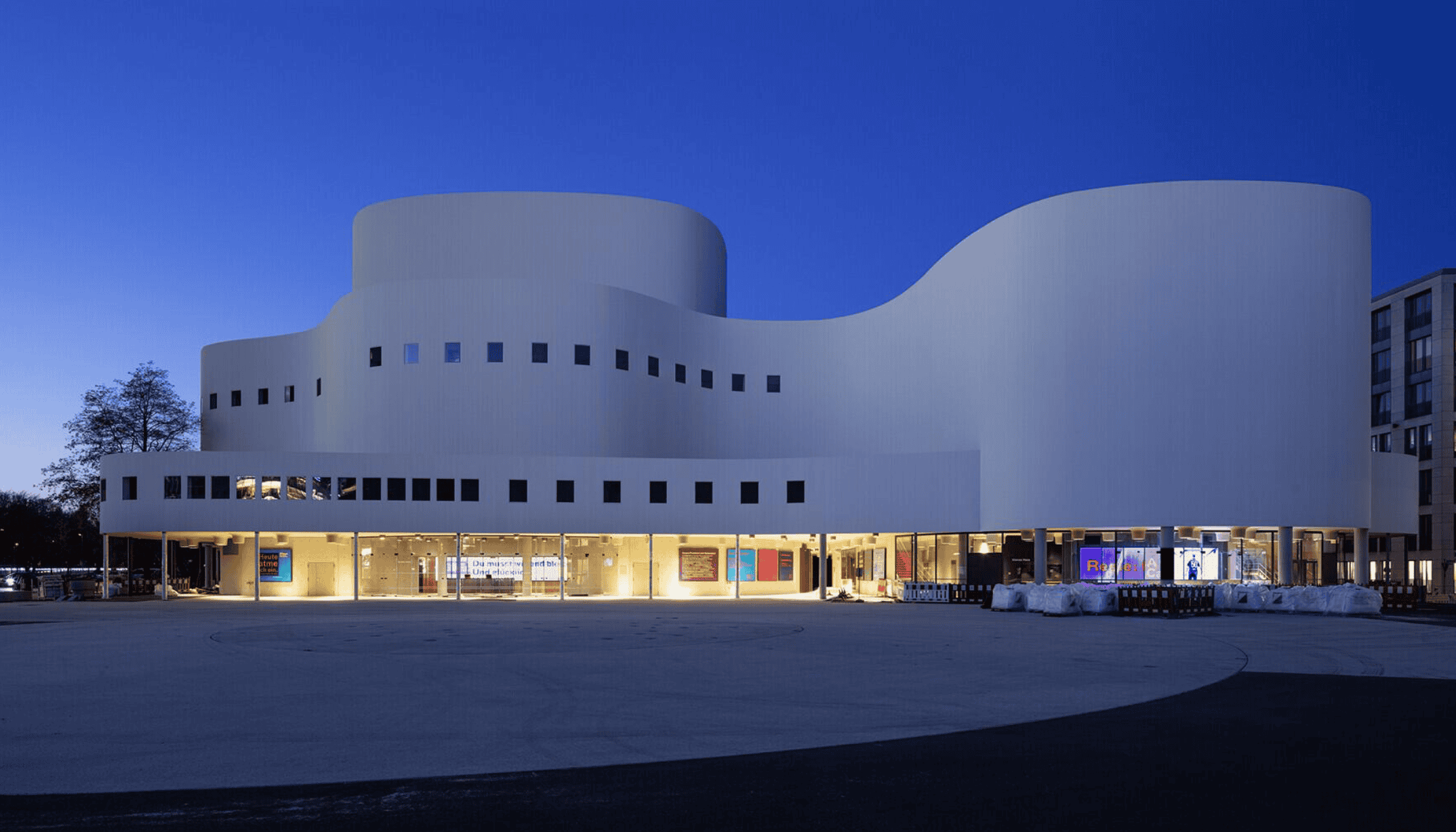 Foto: © ingenhoven architects / HGEsch Düsseldorfer Schauspielhaus, Architekt: Bernhard Pfau