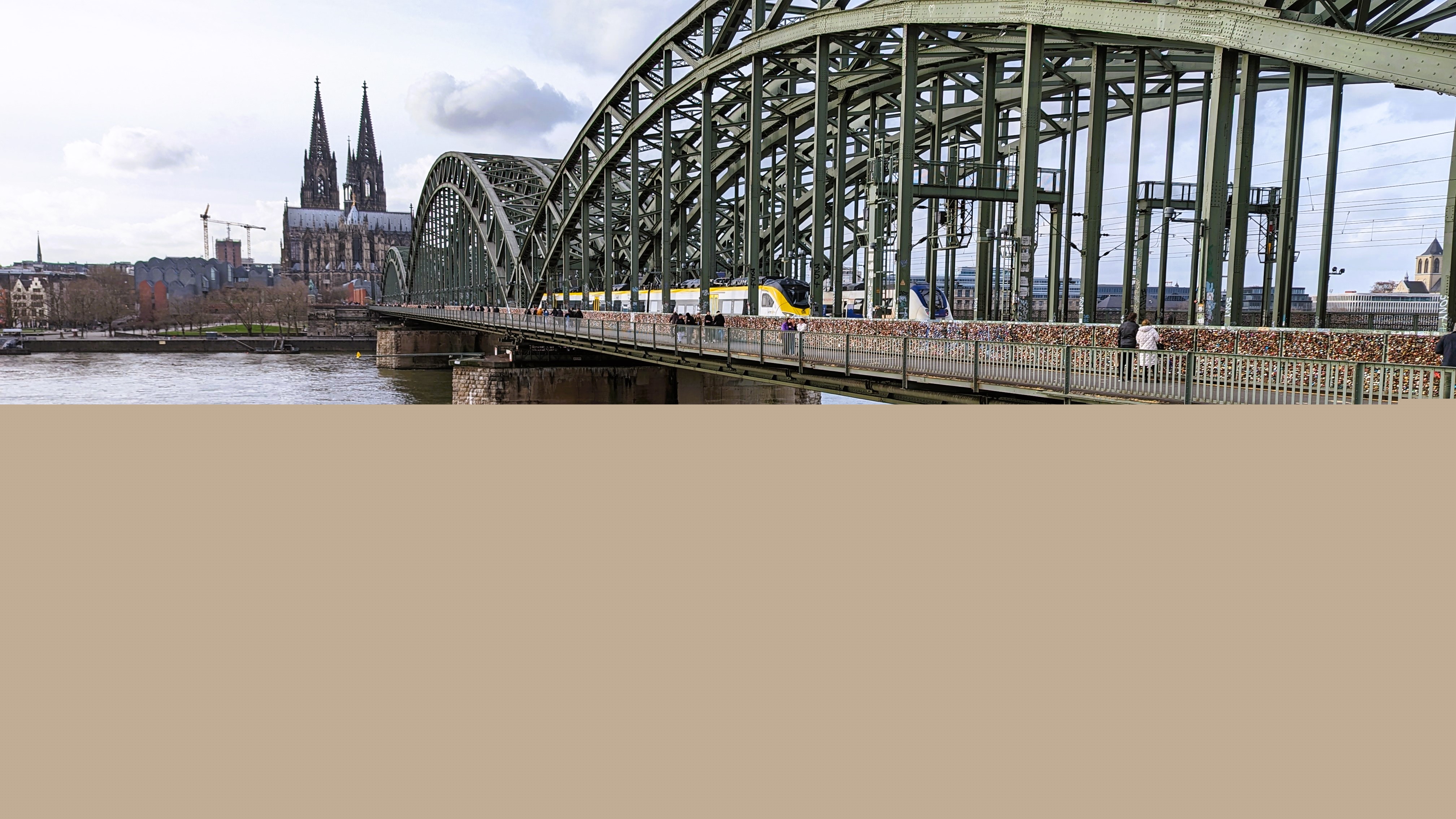 Hohenzollernbrücke und Kölner Dom | Foto: Maximilian Hulisz