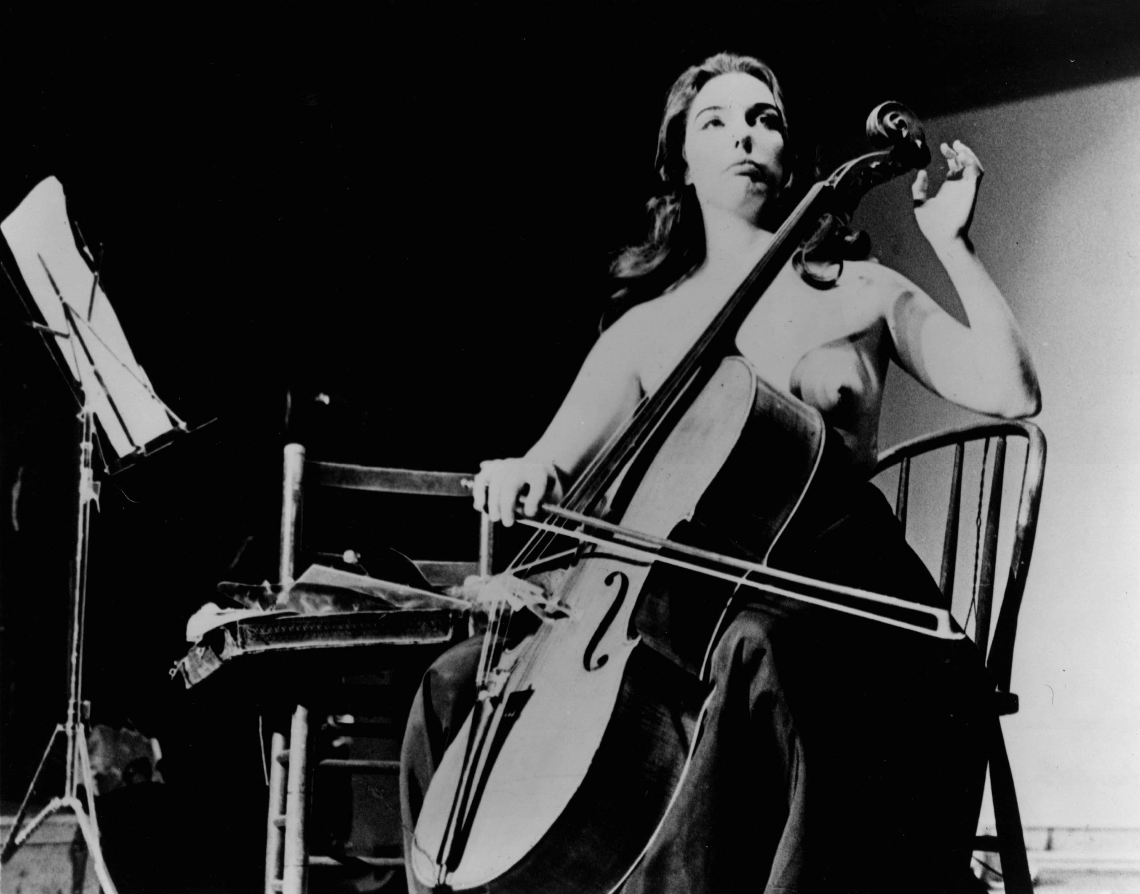 „Charlotte Moorman performing Nam June Paik’s Opera Sextronique, Feb 9, 1976 at Film Makers Cinematheque, NYC”, Museum Ostwall im Dortmunder U | © Dick Preston