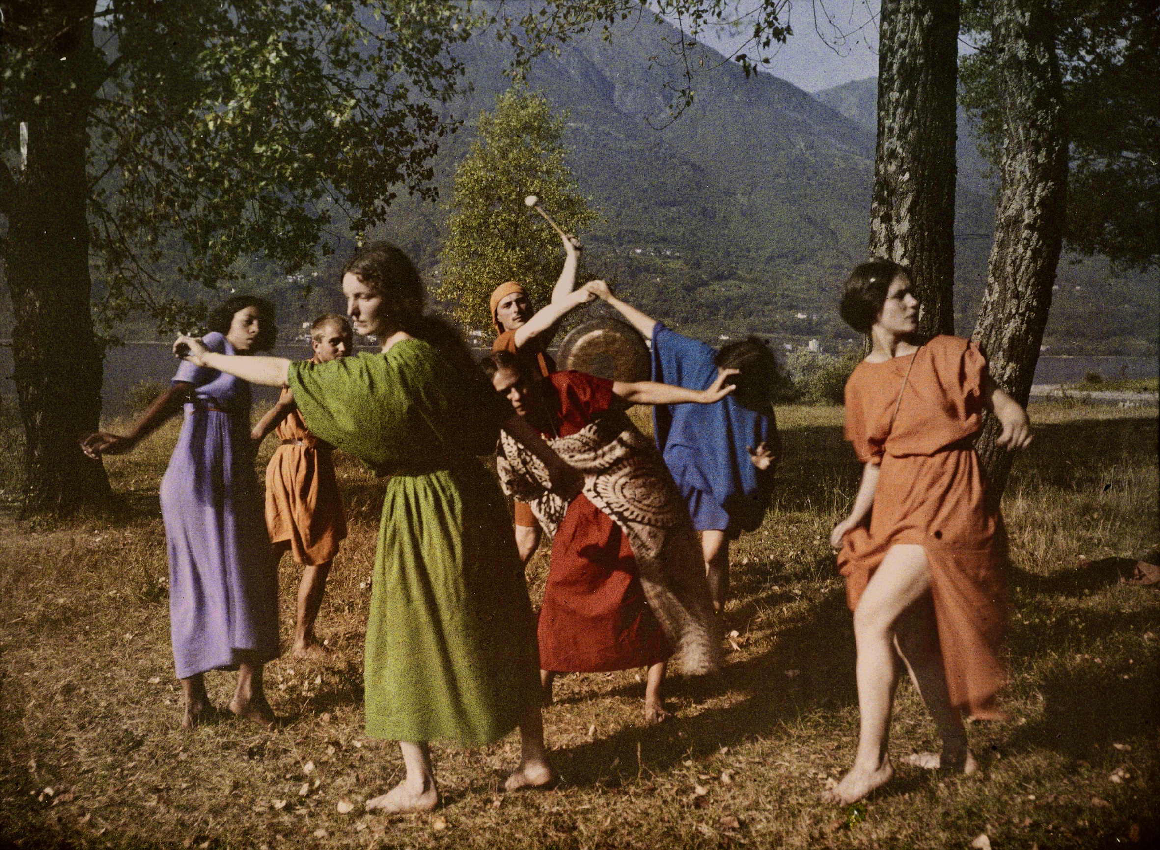 Johann Adam Meisenbach, Tanzende am Lago Maggiore bei Ascona (um Rudolf von Laban), 1914 © Kunsthaus Zürich, Bibliothek, Nachlass Suzanne Perrottet, 1990, Foto: © Erben Johann Adam Meisenbach