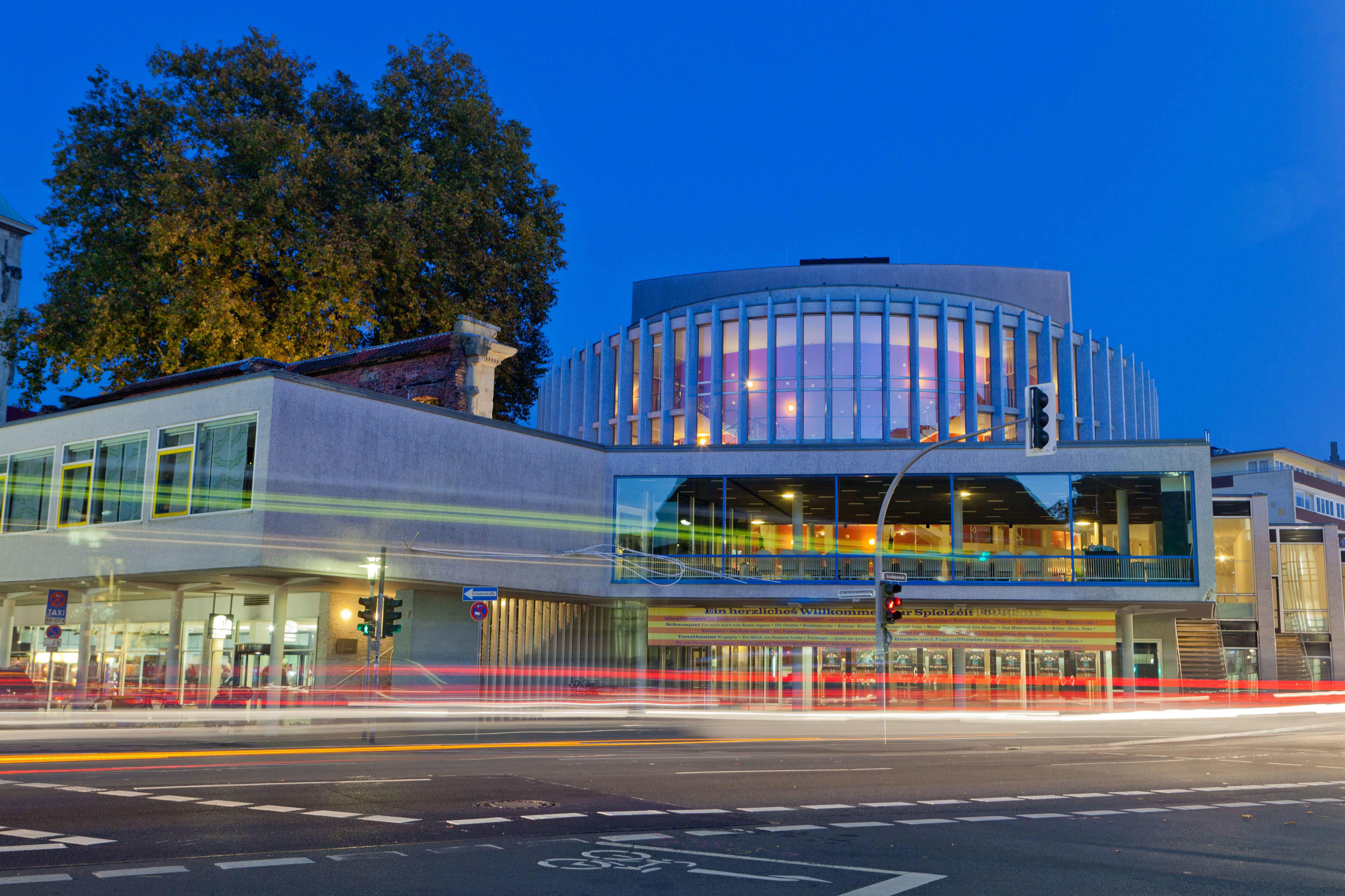 Außenansicht Theater Münster (Foto: Rüdiger Wölk, 2011, WikiCommons)