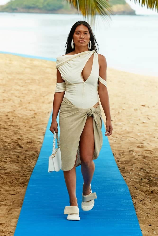 jacquemus beach dress Jacquemus Asymmetric-fastening Midi Dress