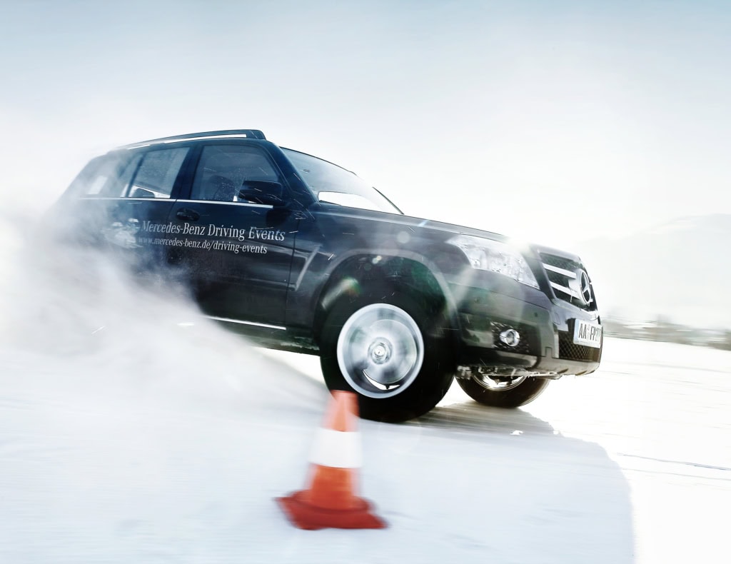 Fahrtraining auf Schnee bei Mercedes Benz Driving Events