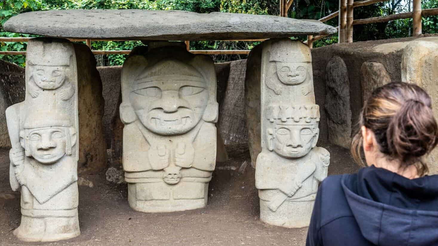 statues de San Agustin