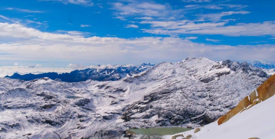 La Paz les montagnes autour